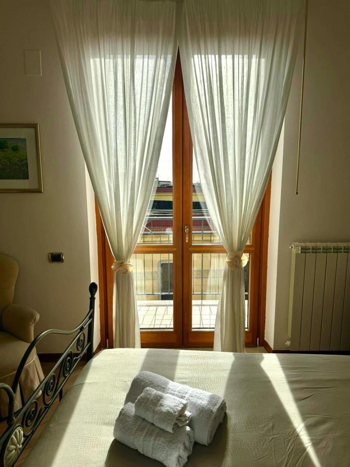 Appartamento A Casa Di Don Peppino Salerno Esterno foto