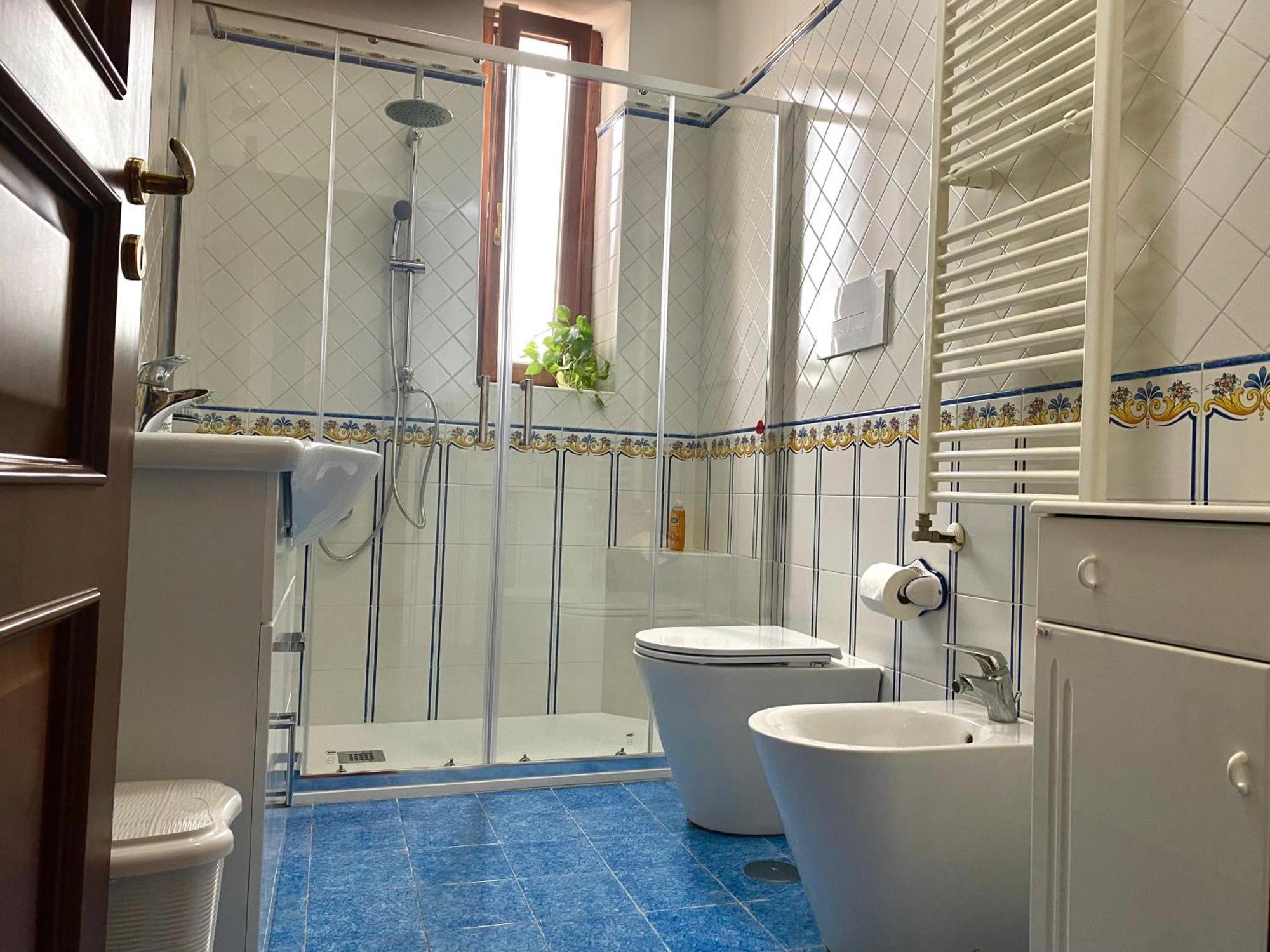 Appartamento A Casa Di Don Peppino Salerno Esterno foto