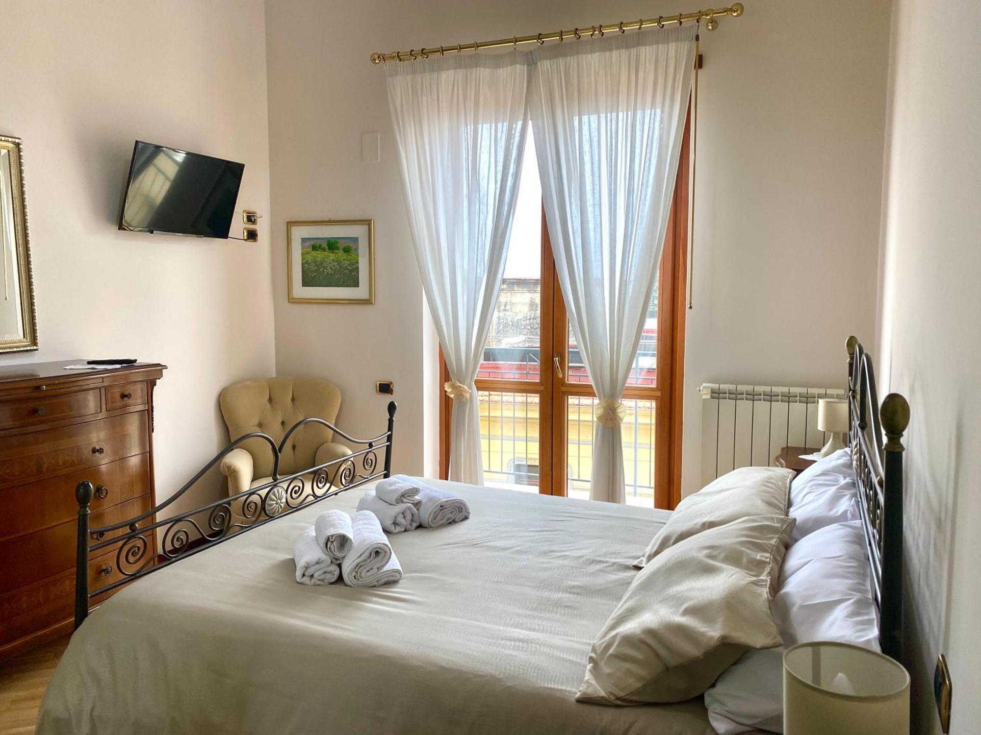 Appartamento A Casa Di Don Peppino Salerno Esterno foto
